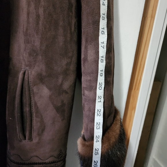 Ferriza Beaver Fur Shearling Women's sz: M (bust 39), L 42", Shoulder Length 27" - Picture 8 of 14